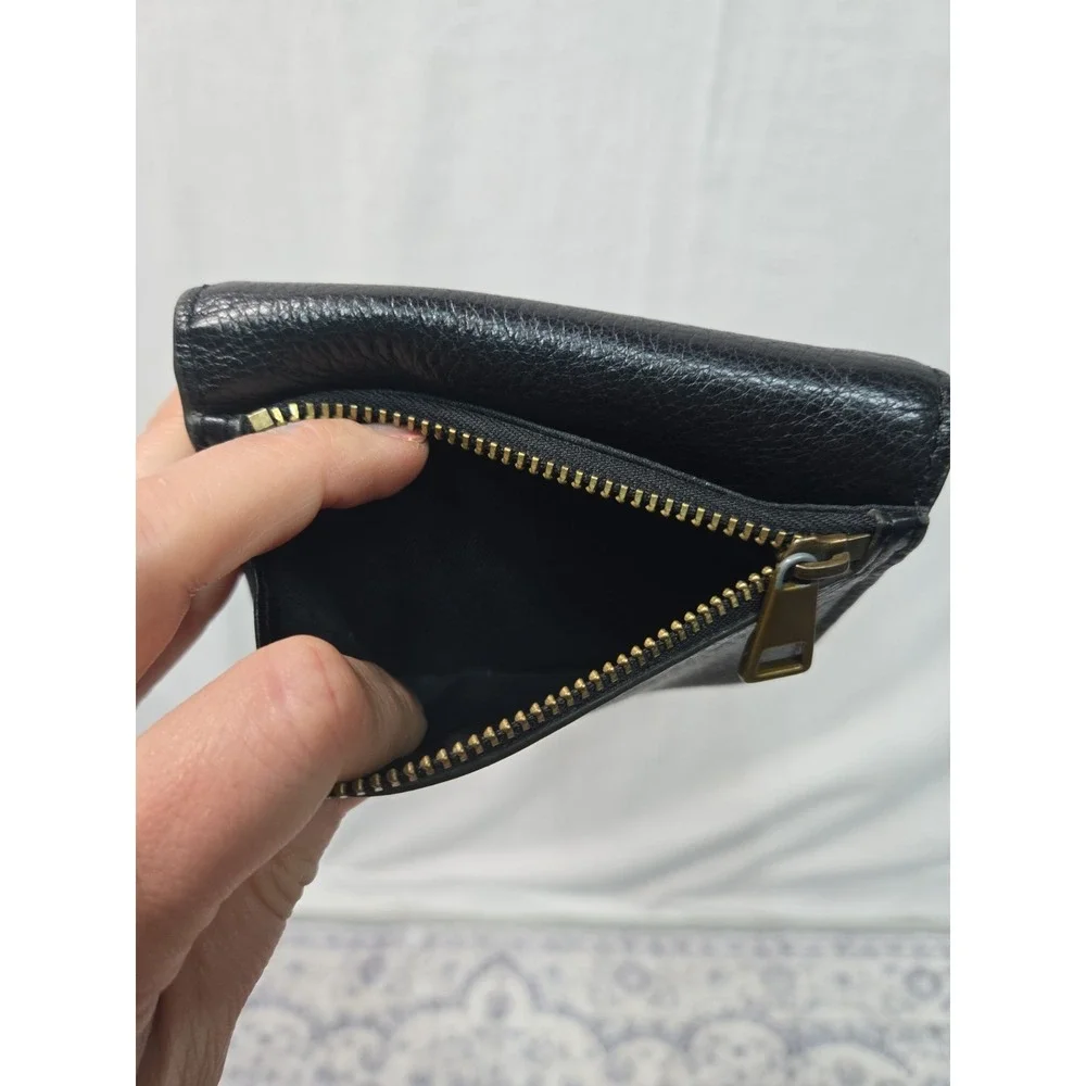 Vintage Fossil Genuine Pebbled Leather Black Bifold Wallet Zippered Coin Pouch